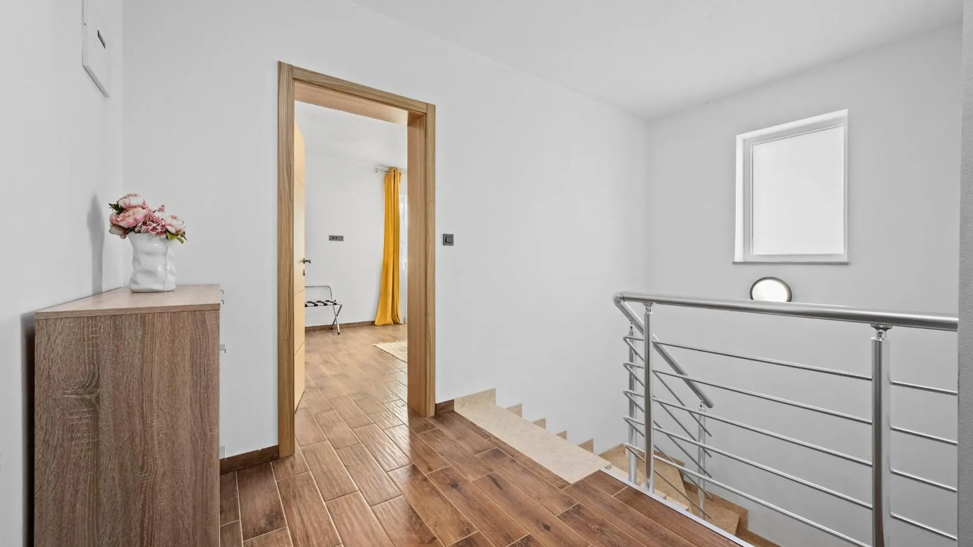 Villa Camelie Near Barban For 10 People With Playground For Children, Fitness & Pet Friendly Grandici