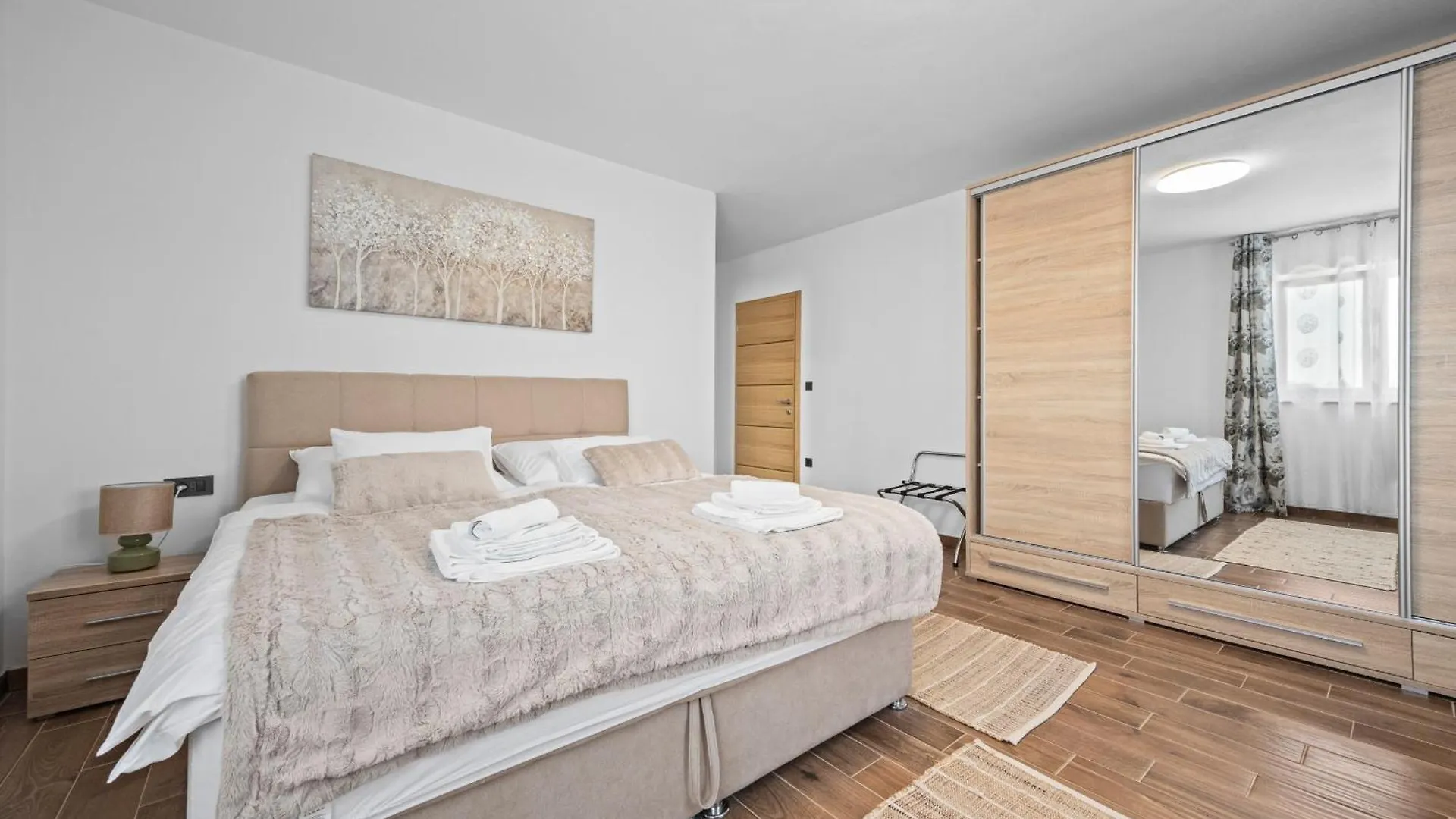 Villa Camelie Near Barban For 10 People With Playground For Children, Fitness & Pet Friendly Grandici