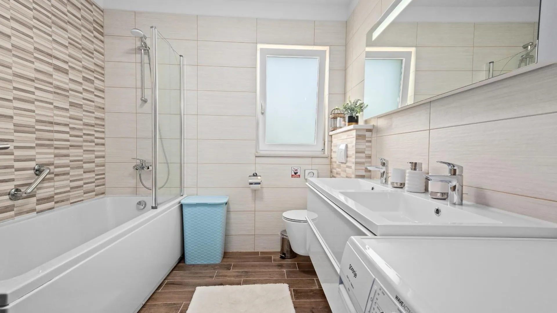 Villa Camelie Near Barban For 10 People With Playground For Children, Fitness & Pet Friendly Grandici