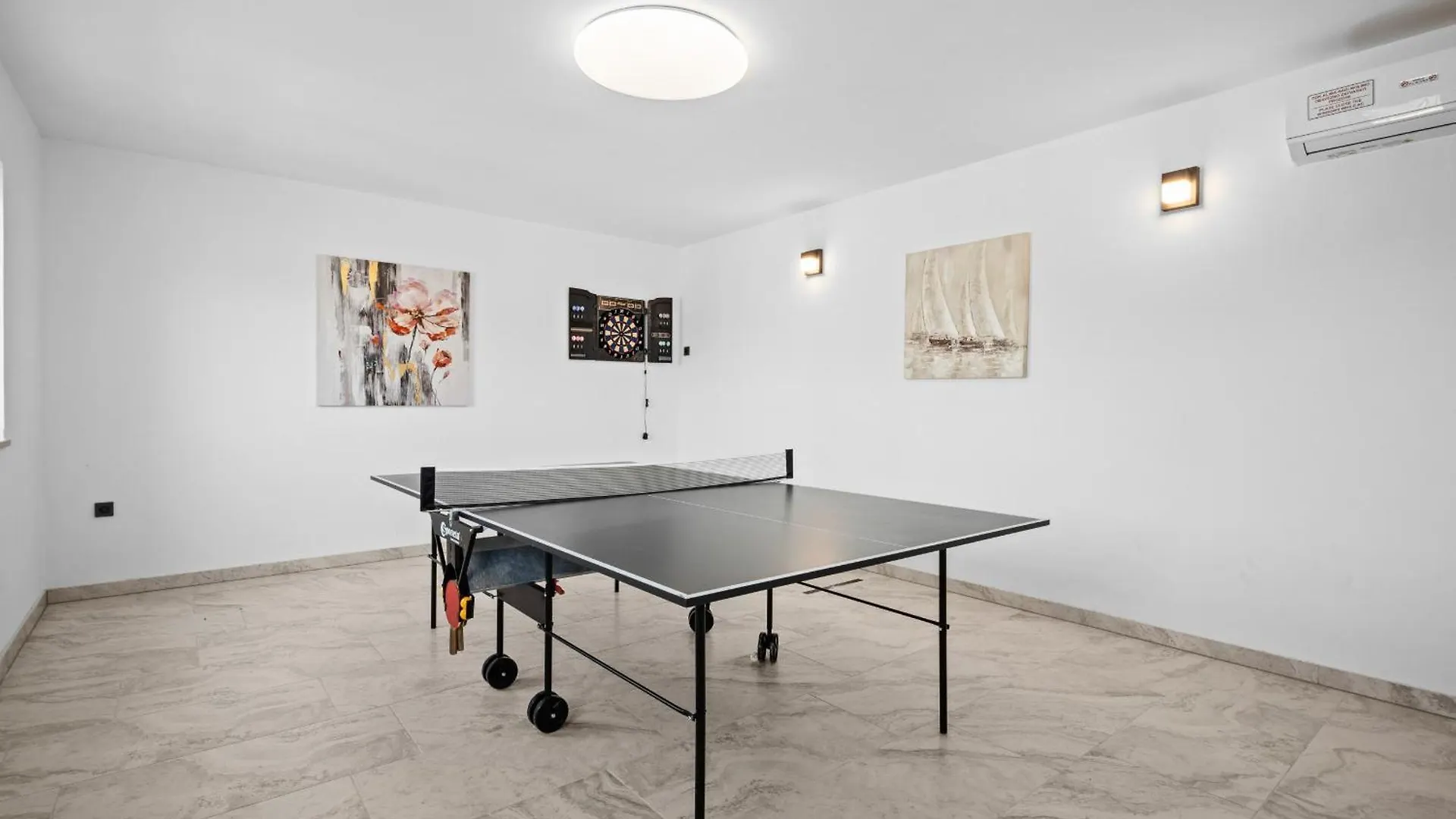 Villa Camelie Near Barban For 10 People With Playground For Children, Fitness & Pet Friendly Grandici