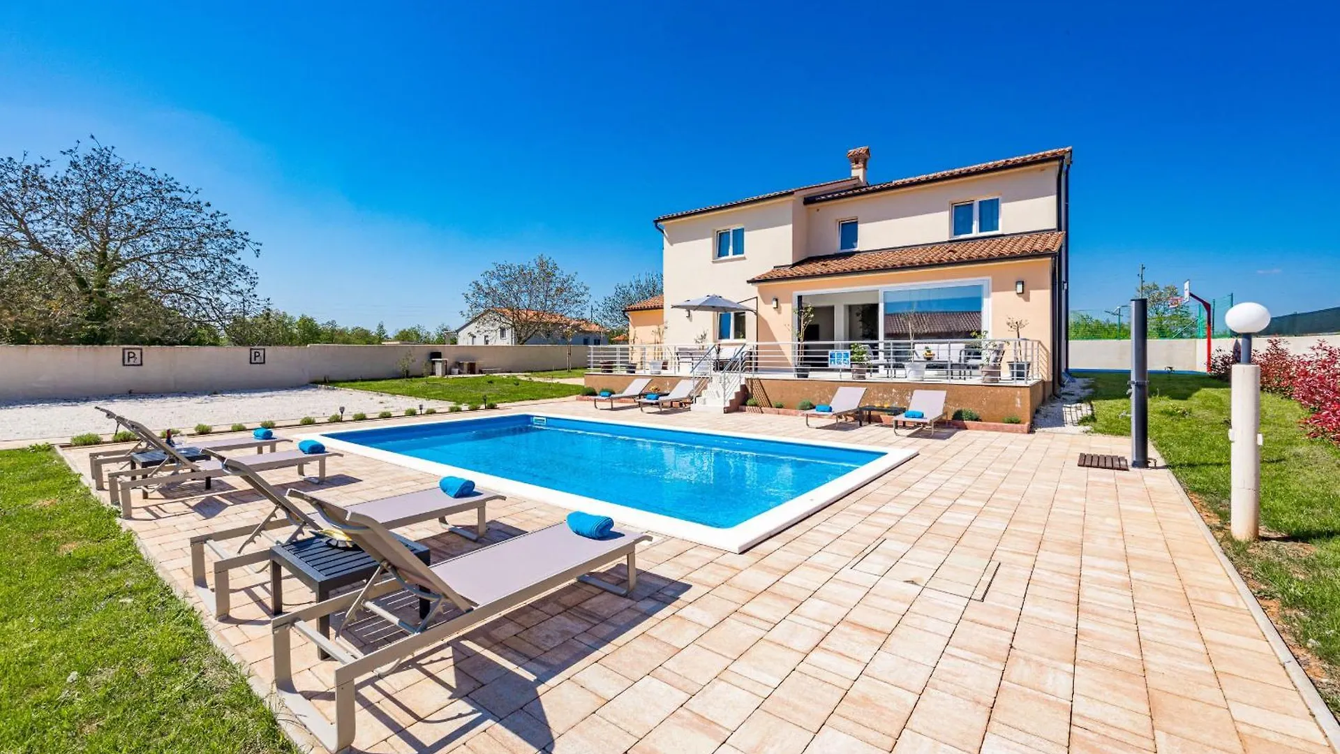 Villa Camelie Near Barban For 10 People With Playground For Children, Fitness & Pet Friendly Grandici Croatia