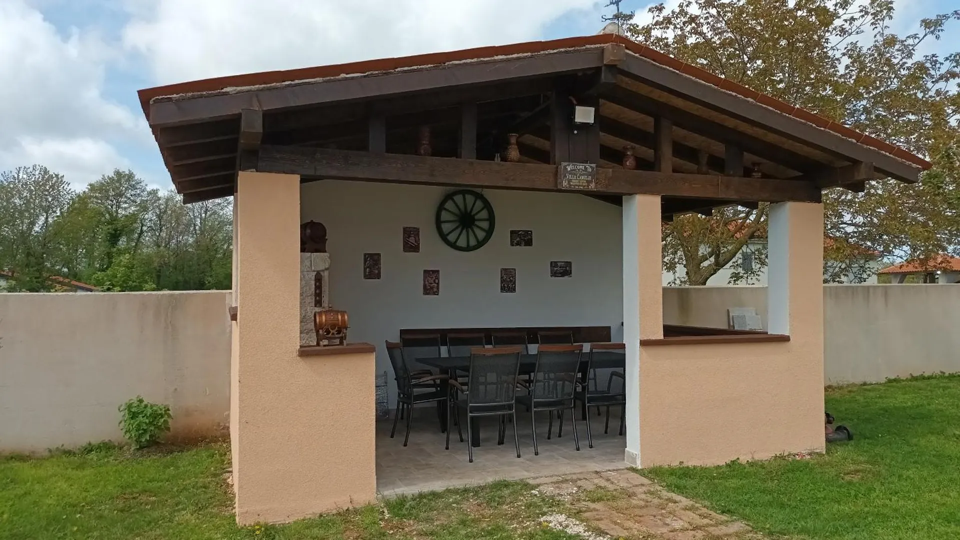 Villa Camelie Near Barban For 10 People With Playground For Children, Fitness & Pet Friendly Grandici